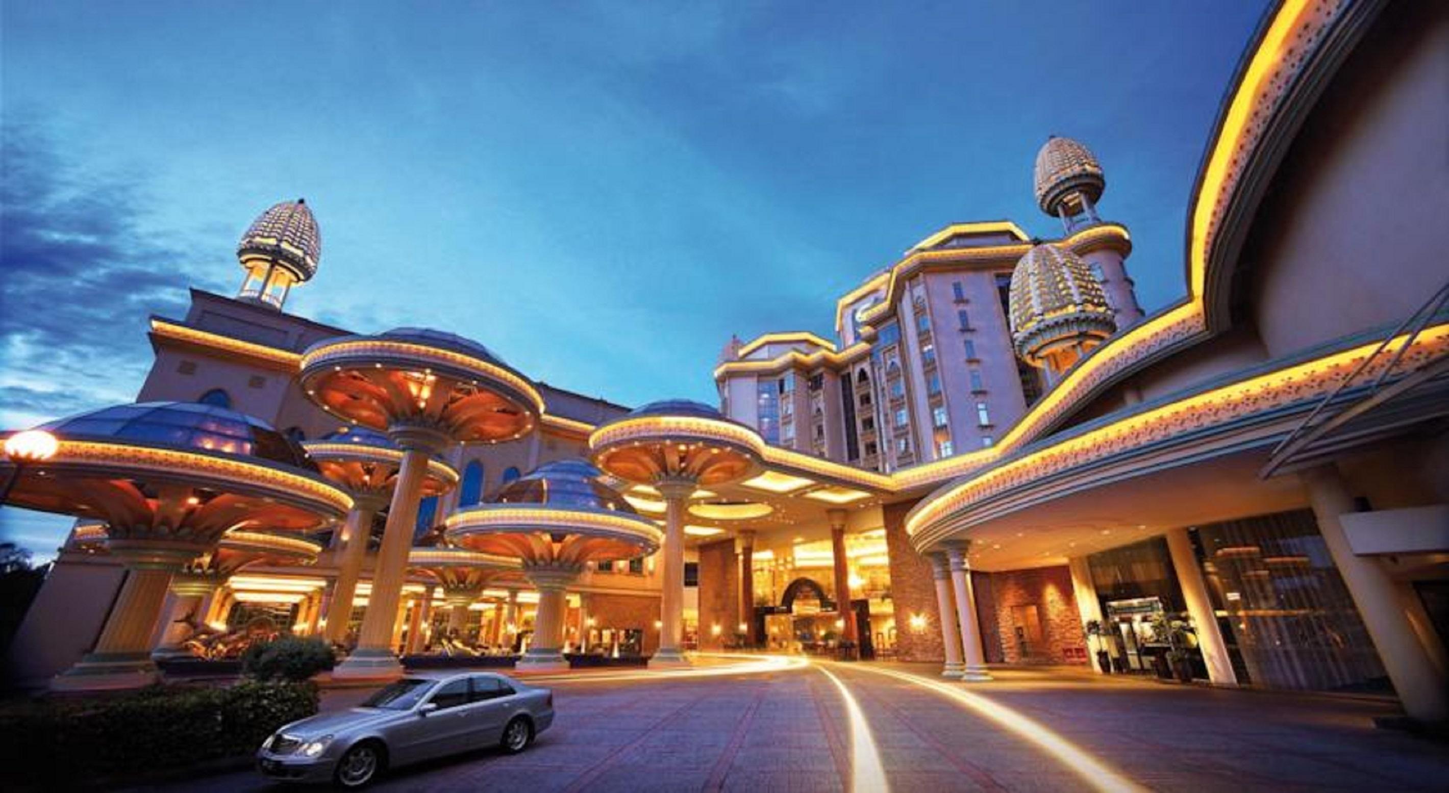 Sunway Resort Hotel Petaling Jaya Exterior photo The entrance of the resort