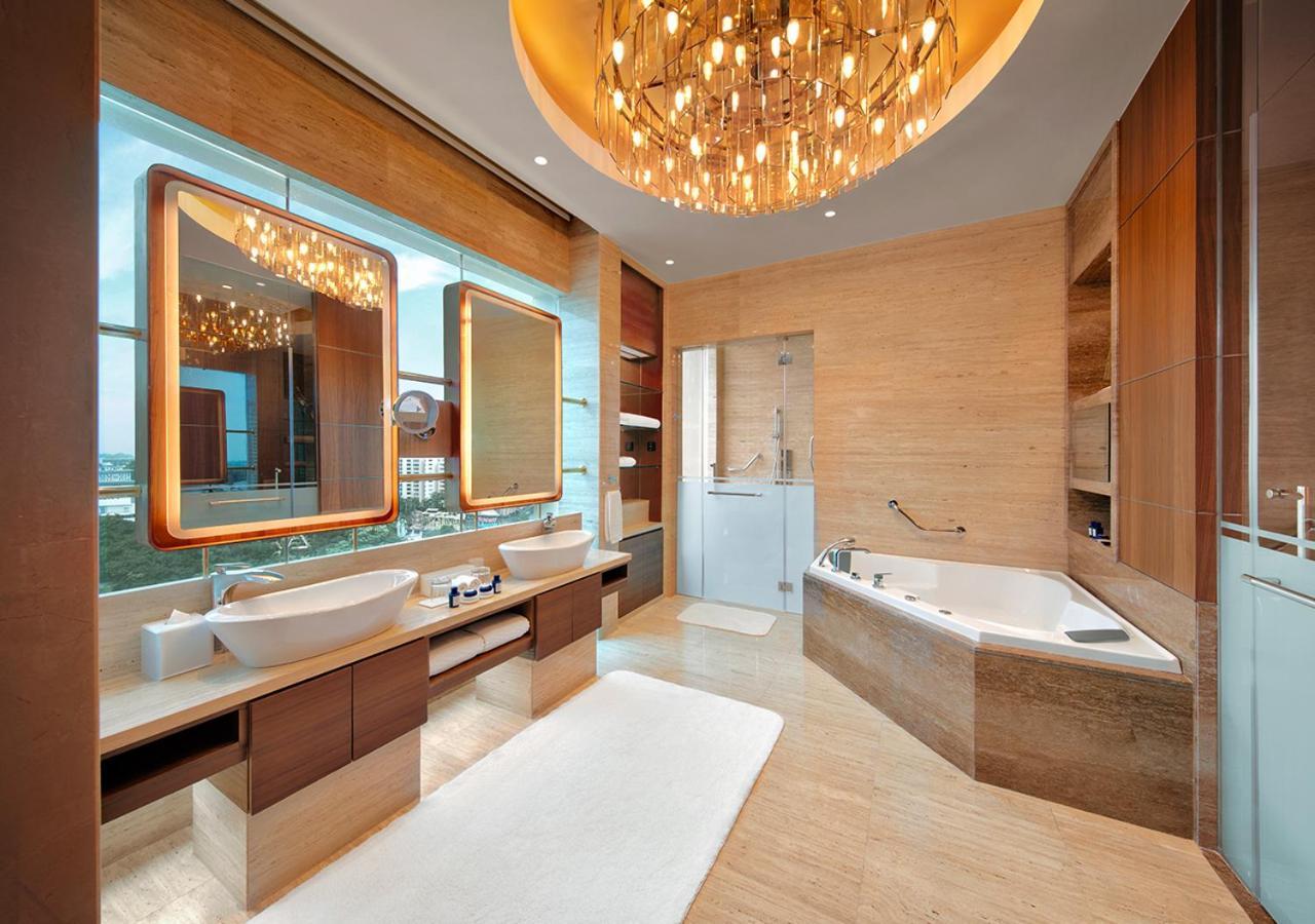 Sunway Resort Hotel Petaling Jaya Exterior photo Bathroom